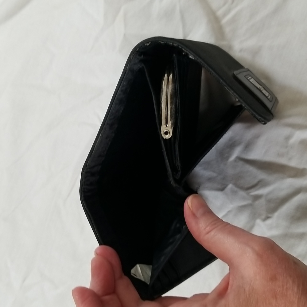 Black Wallet - Picture 8 of 10